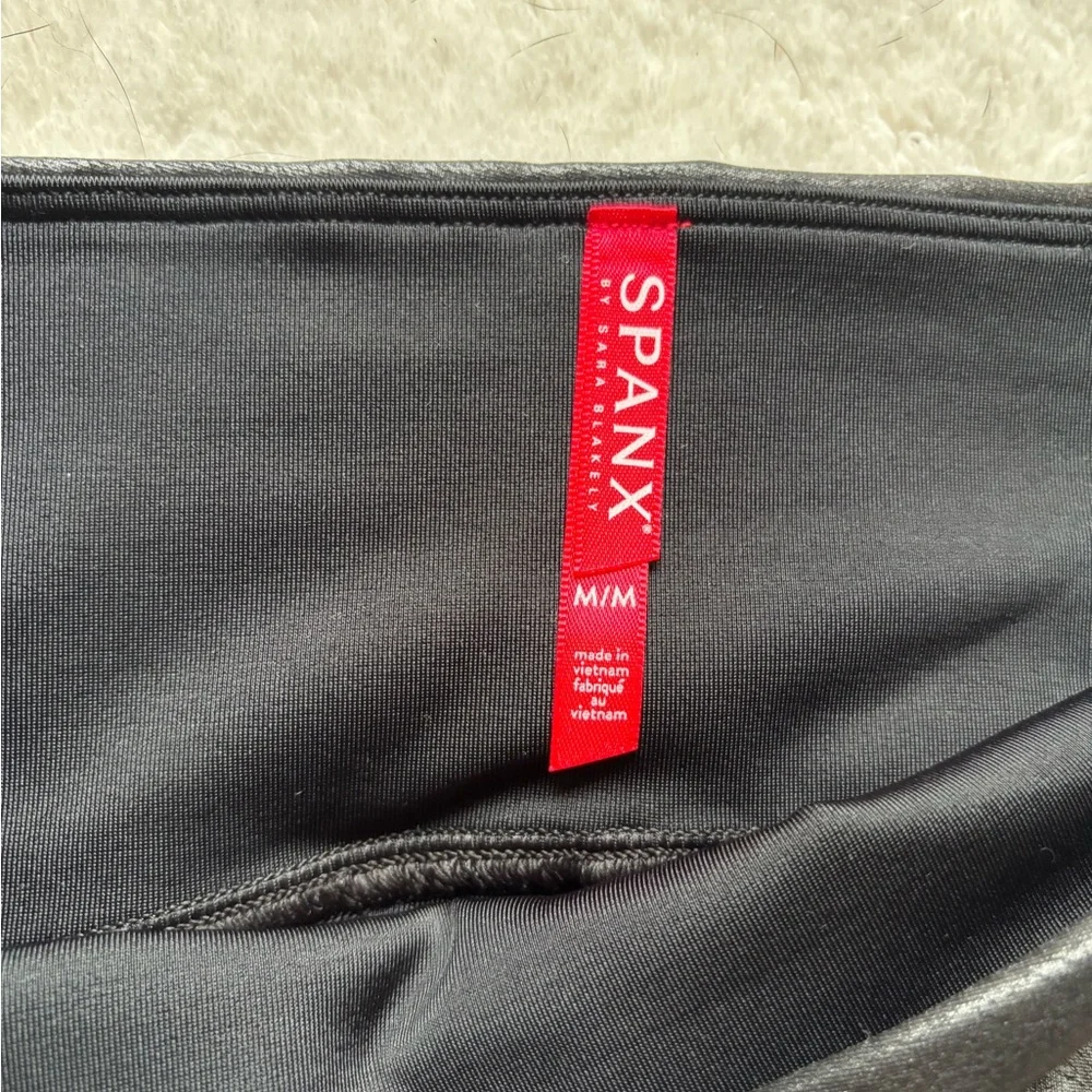 SPANX Women’s Moto Faux Leather Leggings - Picture 7 of 13